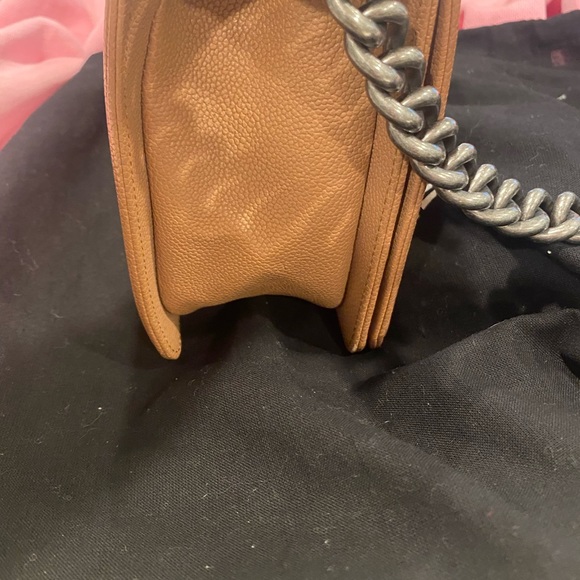 Chanel caviar leather Boy Bag in Camel color - Picture 8 of 16